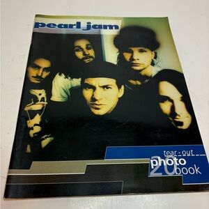 Pearl Jam Tear-Out Photobook - Blue/Black Cover